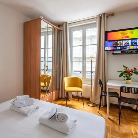 Apartament Joli A Cote De La Tour Eiffel, Javel Et De Expo Paryż