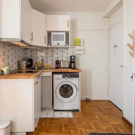 Joli A Cote De La Tour Eiffel, Javel Et De Expo *