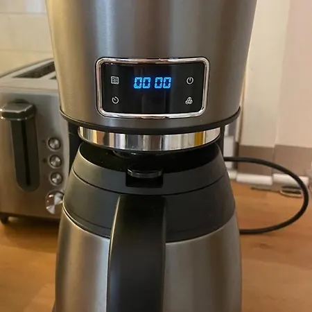 Joli A Cote De La Tour Eiffel, Javel Et De Expo